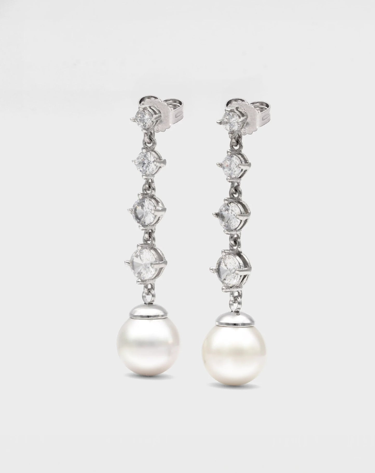 18242.01.2.E00.906 Majorica White Gold Tone Pearl Earrings Illusion