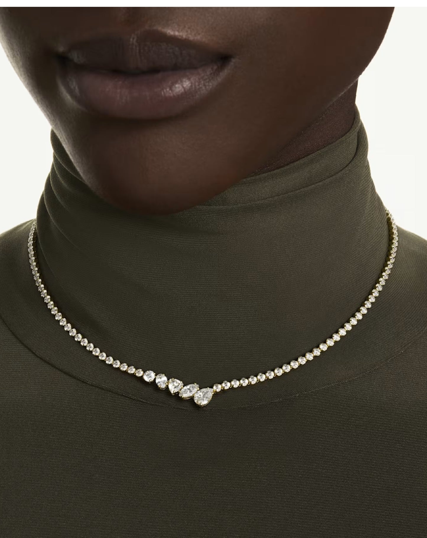 5747931 Mesmera V-Shaped Necklace