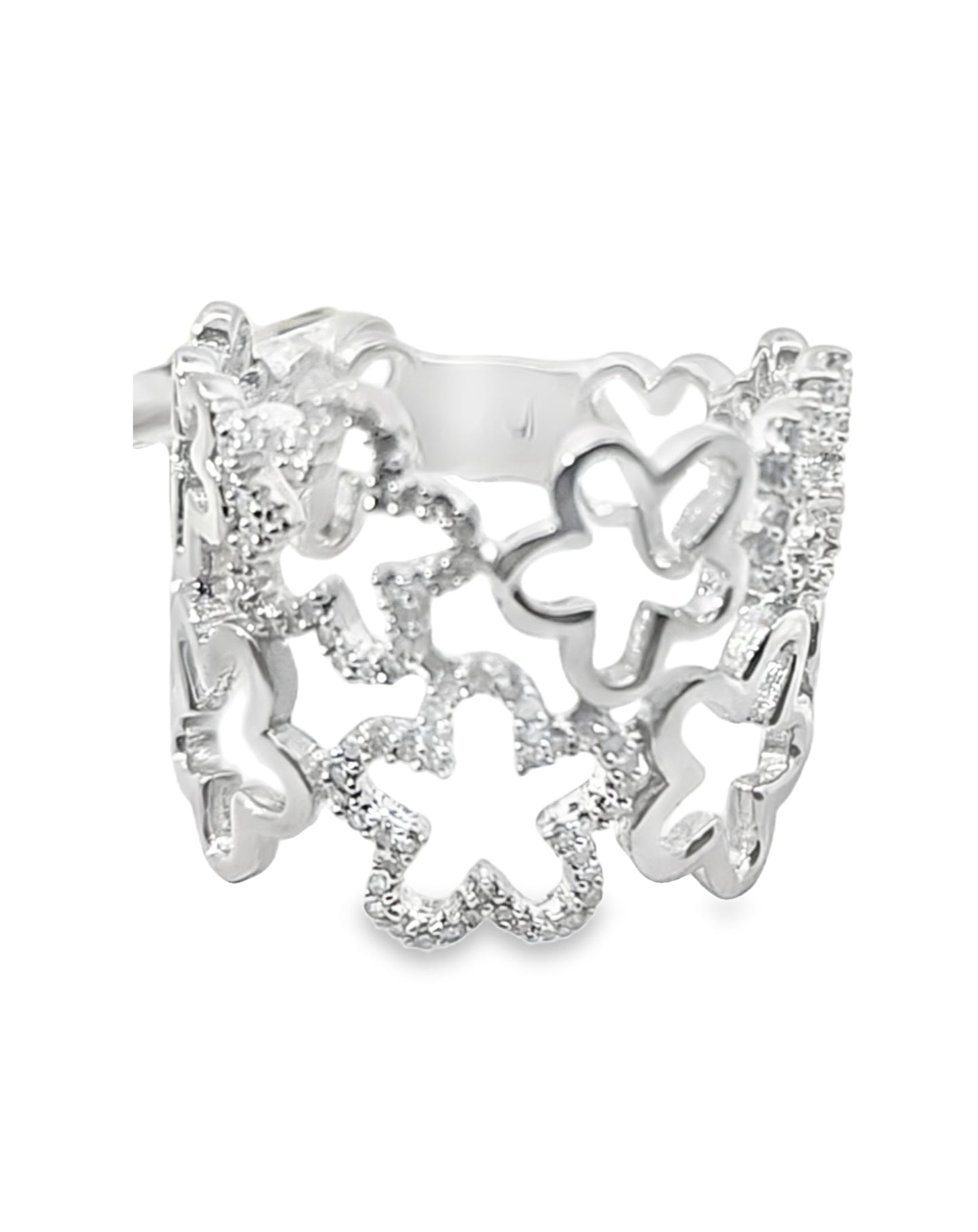 14 Kt Flower Diamond Ring